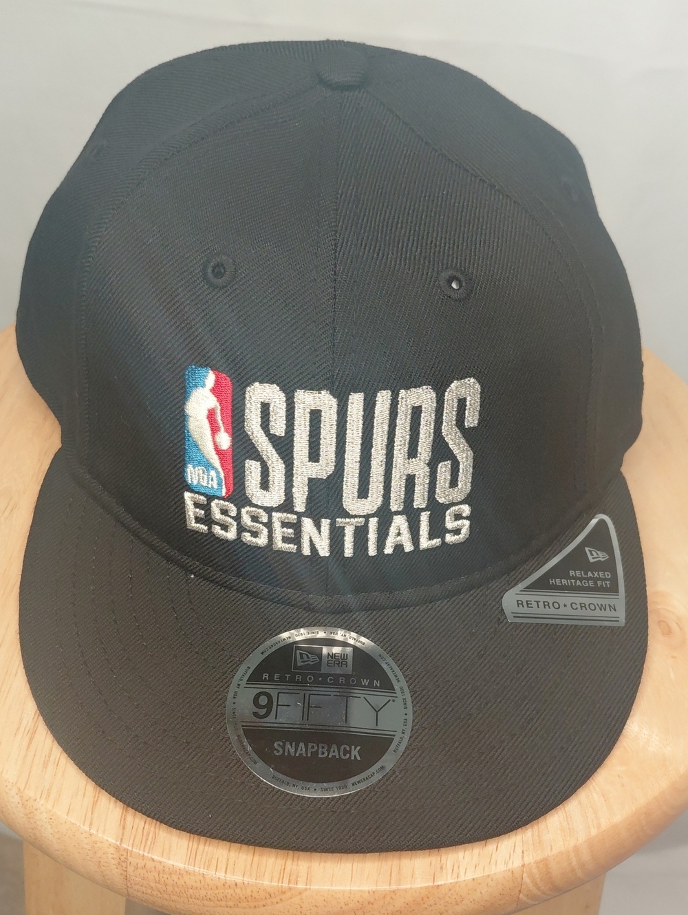 New Era Black Spurs Essentials NBA Snapback Hat